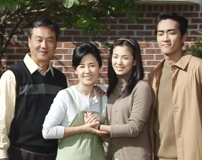 "宋慧乔婆婆"离婚13后再"同居",揭开了所有婚姻解体的真相|离婚|鲜于