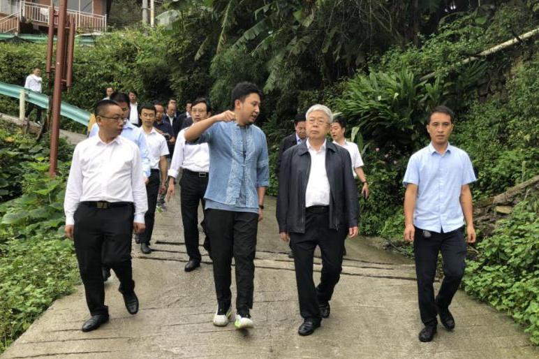 书记,主任刘永富一行前往贵州省黔东南苗族侗族自治州雷山县白岩村