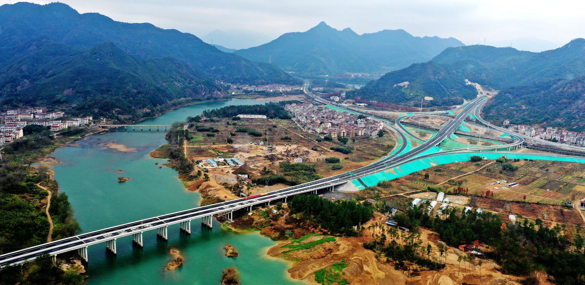 台州:杭绍台高速通过交工验收 通车在即