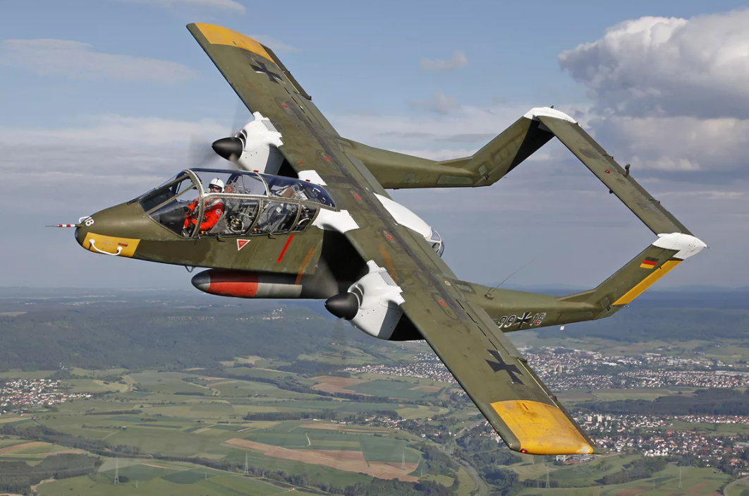 海军陆战队ov10野马战机虽显弱不禁风却具备多用途性能