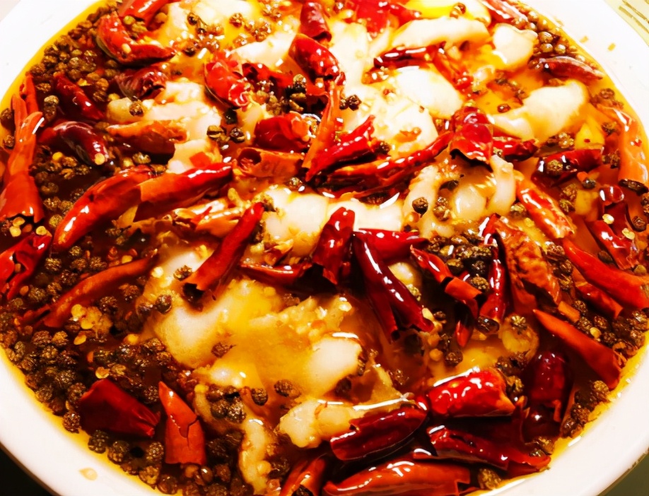 冷天最馋吃麻辣水煮鱼片学会腌鱼片的技巧鱼肉鲜嫩滑不柴