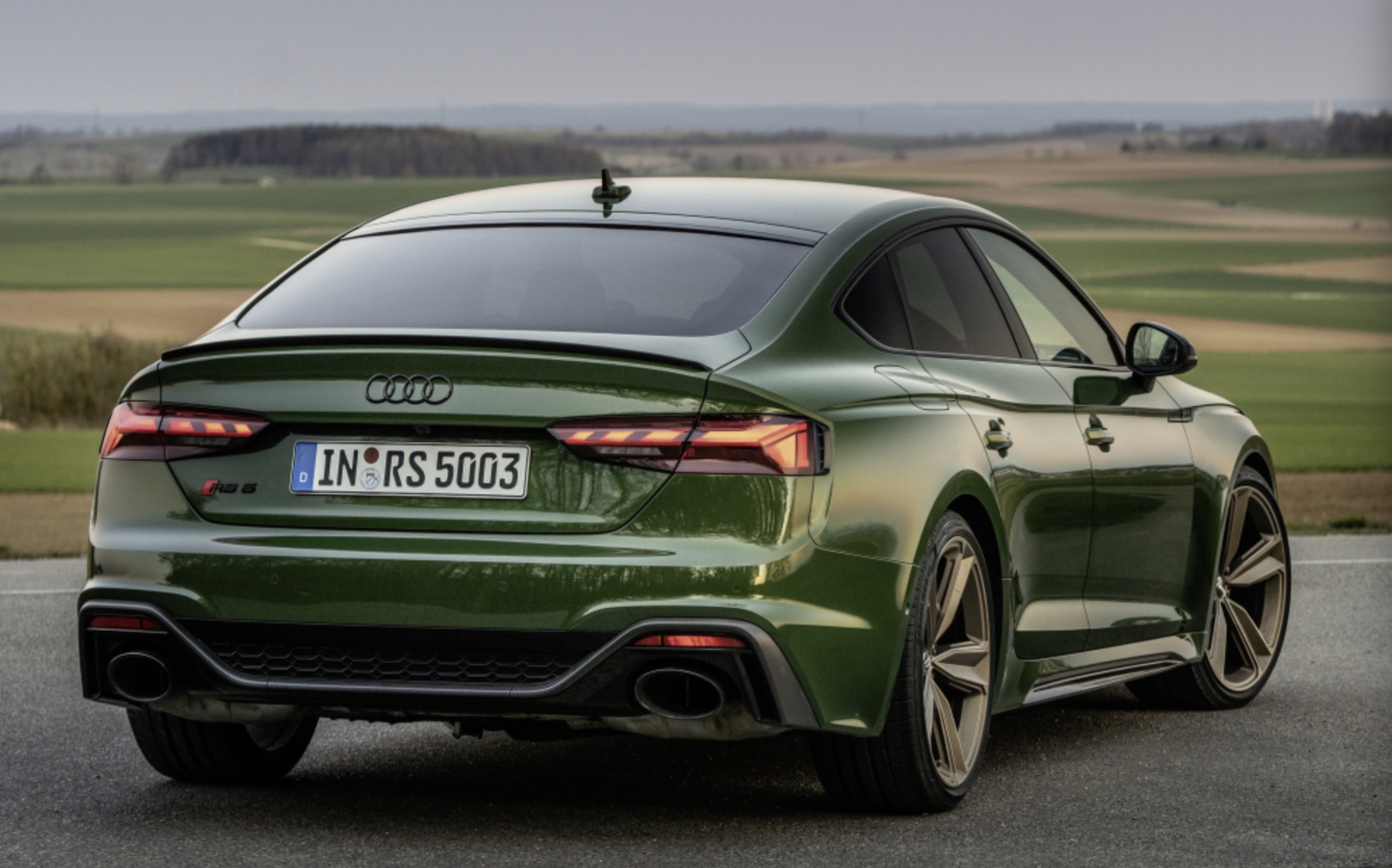 奥迪rs5中期改款,外观细节进一步犀利化