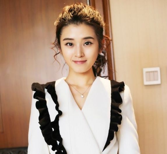 角色也是有不少的戏份,本来对于李若嘉这种没有名气的演员也不会给她