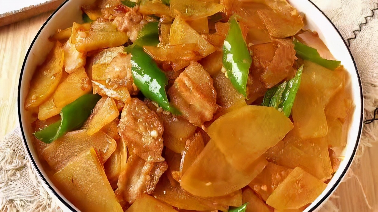 简单又好吃的红烧土豆片,我们家孩子的最爱,超级下饭,吃不够!