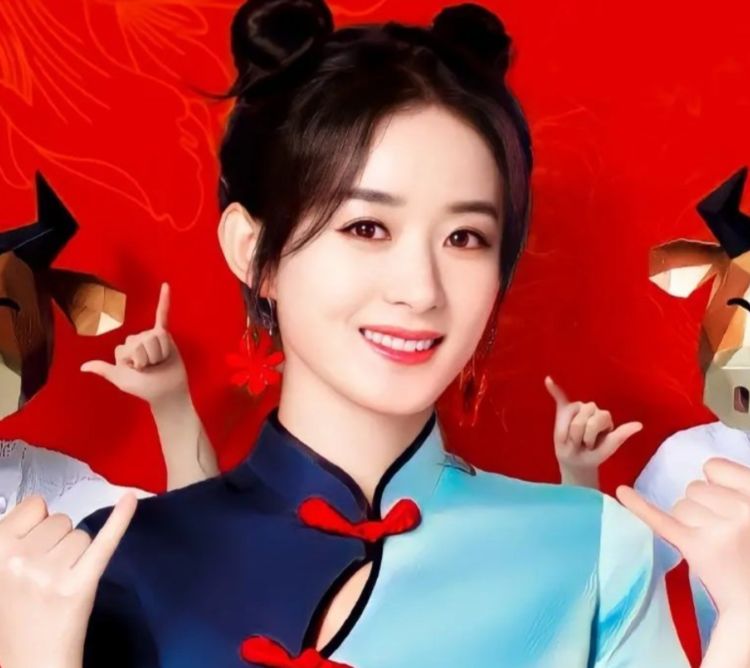 赵丽颖晒丸子头造型,穿旗袍装扮嫩,我却关注她孕后的真实身材