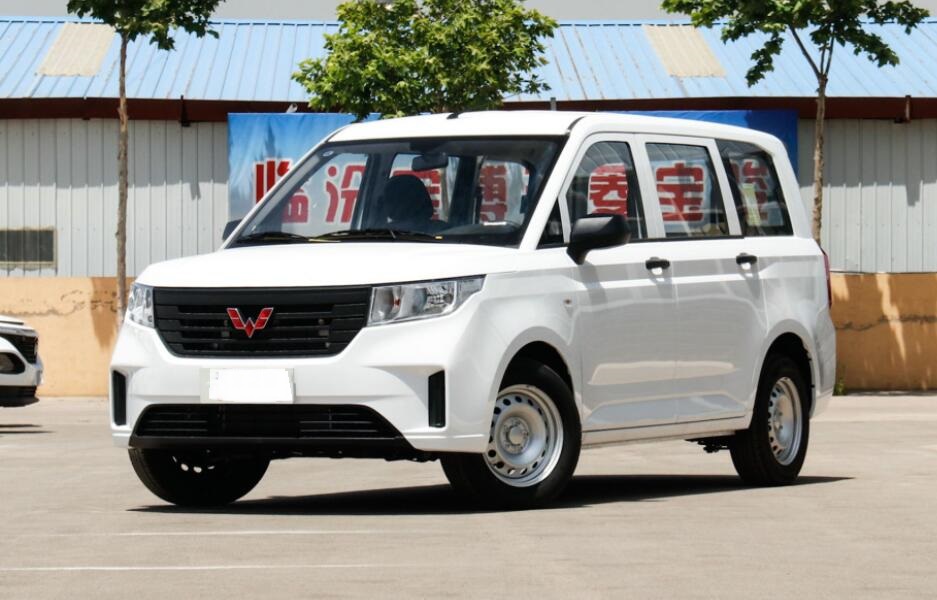 2021款宏光plus亮相!轴距2米8,已经摆脱了货车领域?