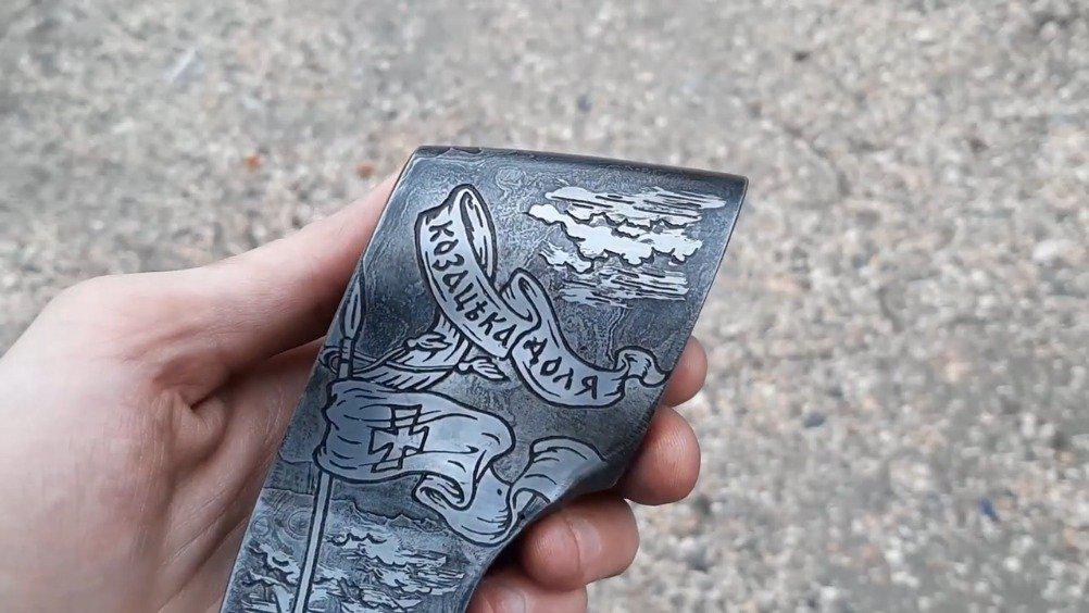 老毛子做的蚀刻斧子,这个风格做的非常不错