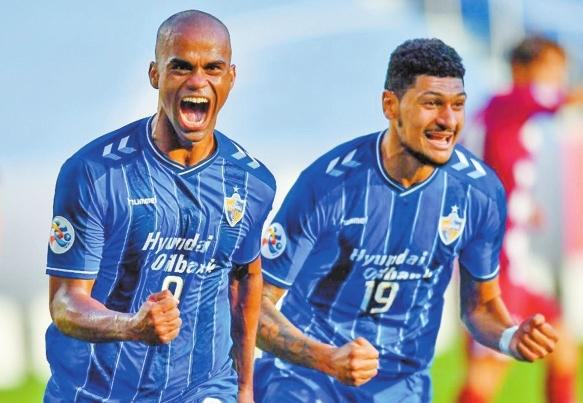 多哈时间12月13日,韩国蔚山现代在亚冠联赛半决赛中凭借儒尼奥尔