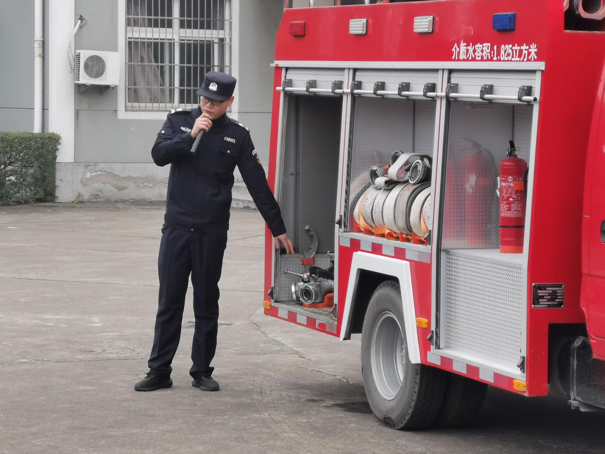 警校共建安全护航樟塘小学开展消防安全疏散演练活动