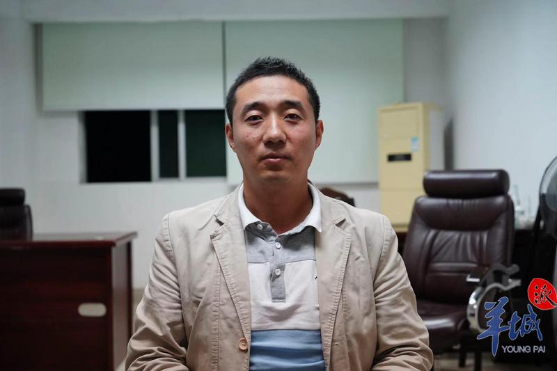 对话闯红灯送患儿网约车司机：人间有爱 下次仍会伸出援手