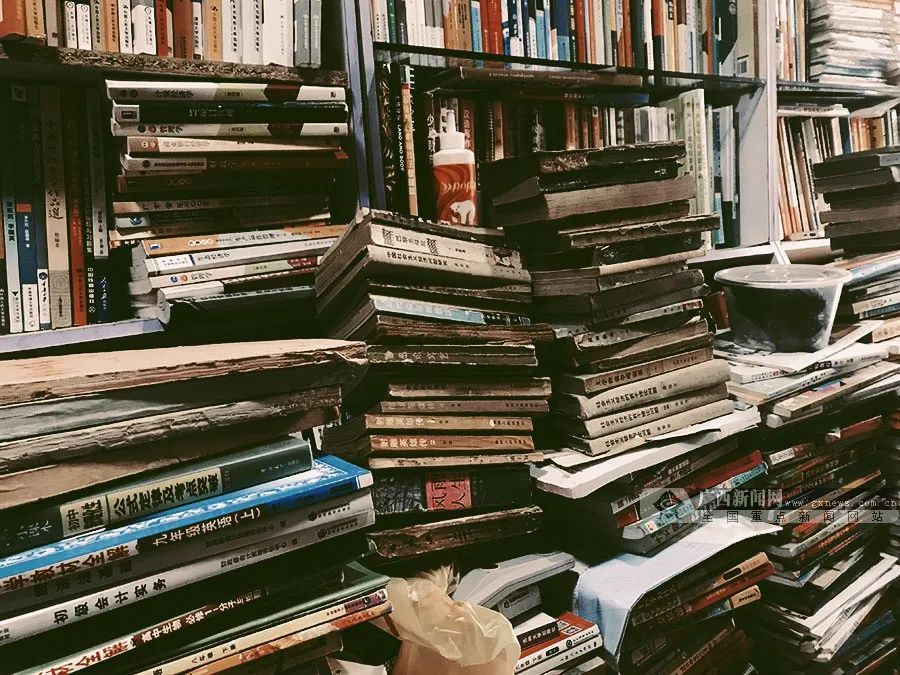 高清图集：在南宁的二手书店里，藏着一段旧时光|书店|芊芊|旧书_新浪新闻