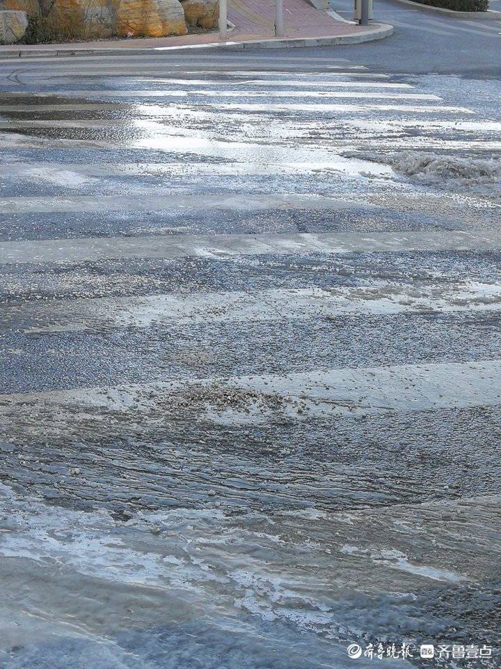 情报站济南凤歧路附近路面结冰带来不便市民望尽快处理