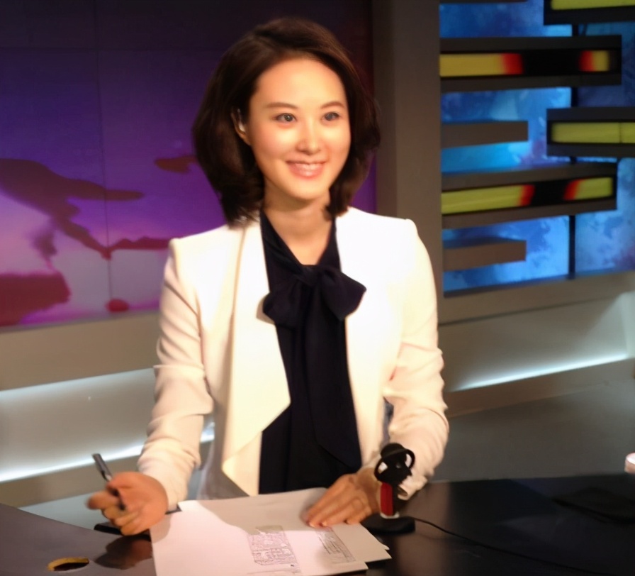 曾是高考状元,人美声甜气质好,39岁仍单身|央视|秦方|美声_新浪新闻