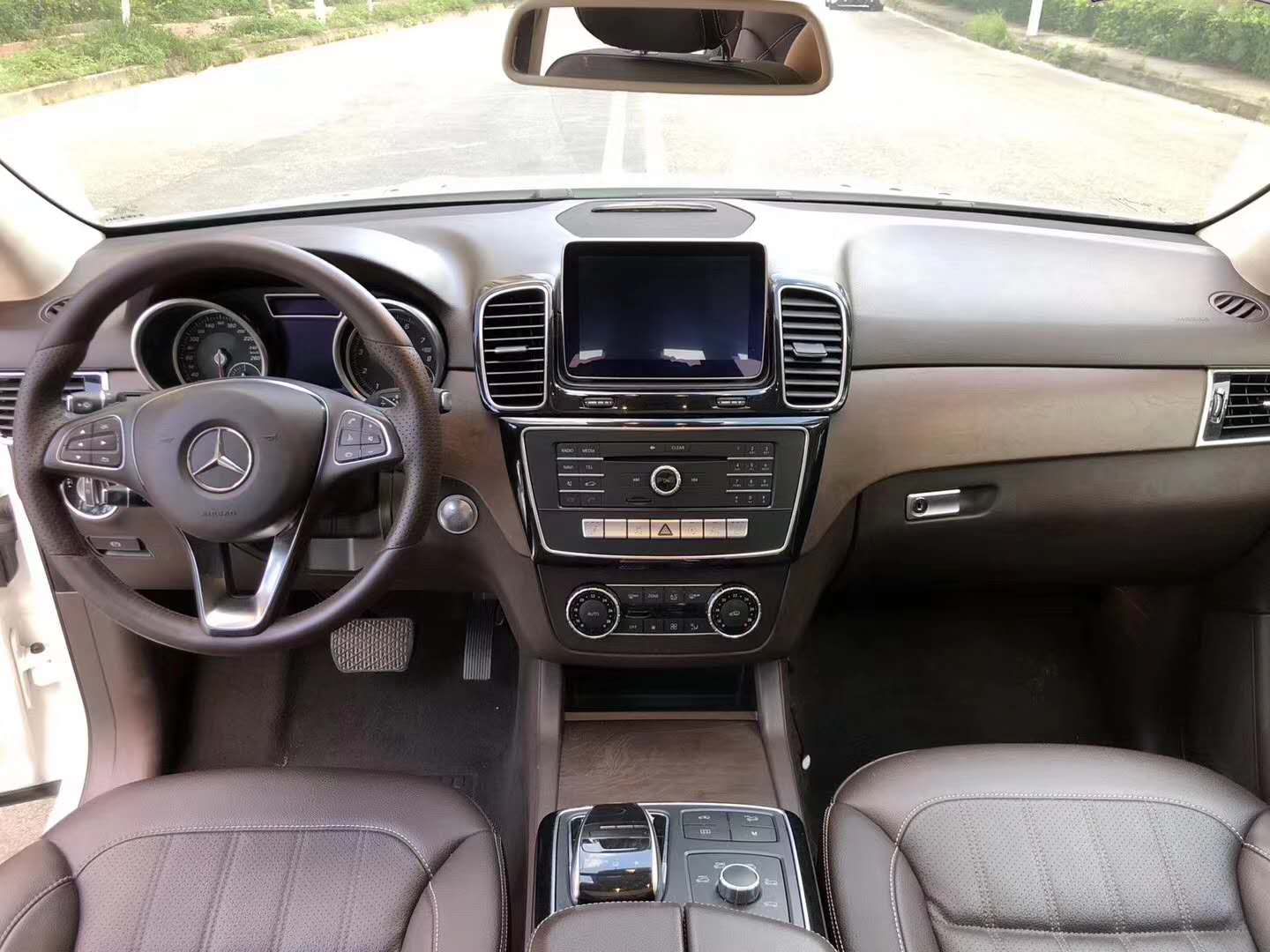 2019款奔驰gle400售价29万外观更尊贵气派内饰风格焕然一新