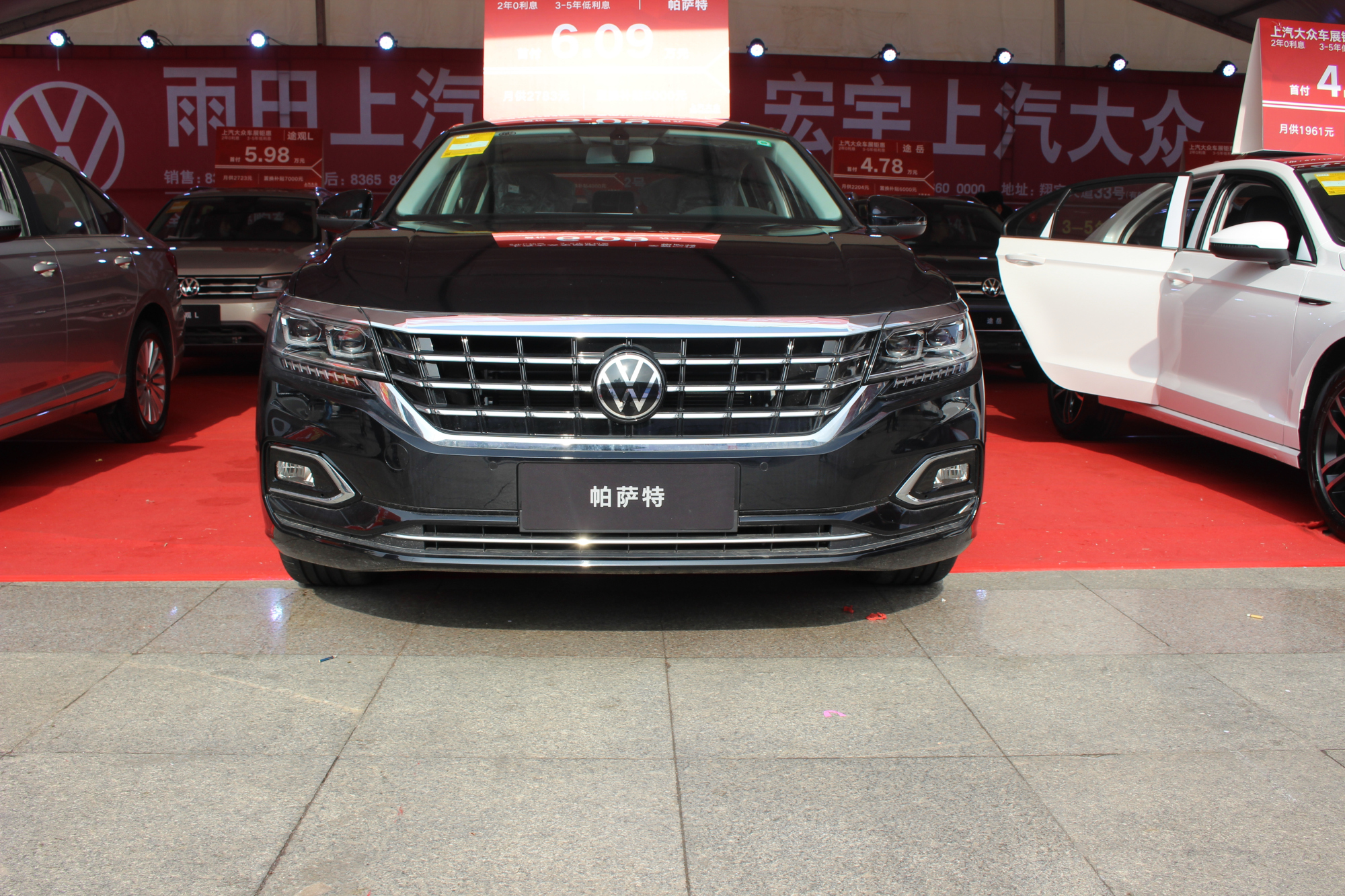 实拍2020款帕萨特玄武黑很大气配中置尾标中保研已过关