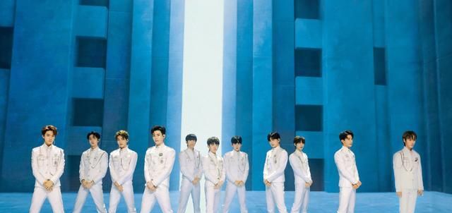 小学生作文写R1SE火了:“少年无愧”被打红线,老师一句话回怼休闲区蓝鸢梦想 - Www.slyday.coM 小学生作文写R1SE火了:“少年无愧”被打红线,老师一句话回怼休闲区蓝鸢梦想 - Www.slyday.coM