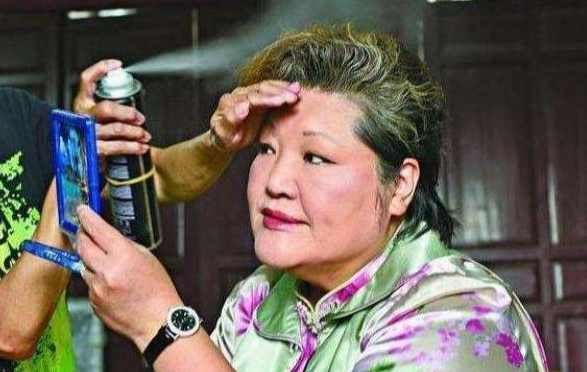 她是星爷黄金配角,因丑出名却被评香港十大女神,晚年却暴瘦离世|鲁芬