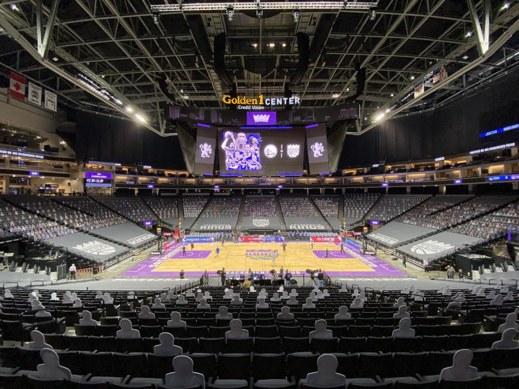 主场首战!国王官推晒球馆照片:好久不见