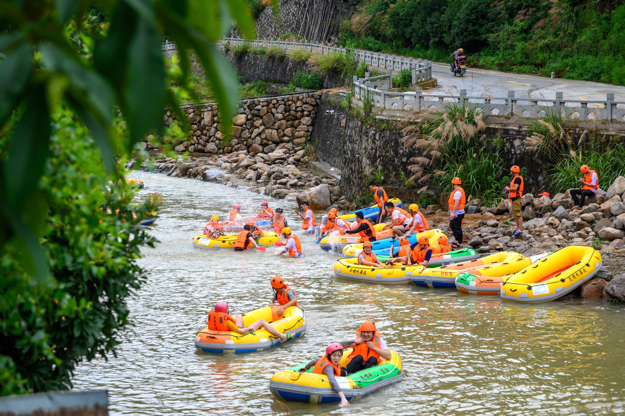 浙江刺激的漂流,长10公里漂流至少90分钟,堪称"华东第一漂"