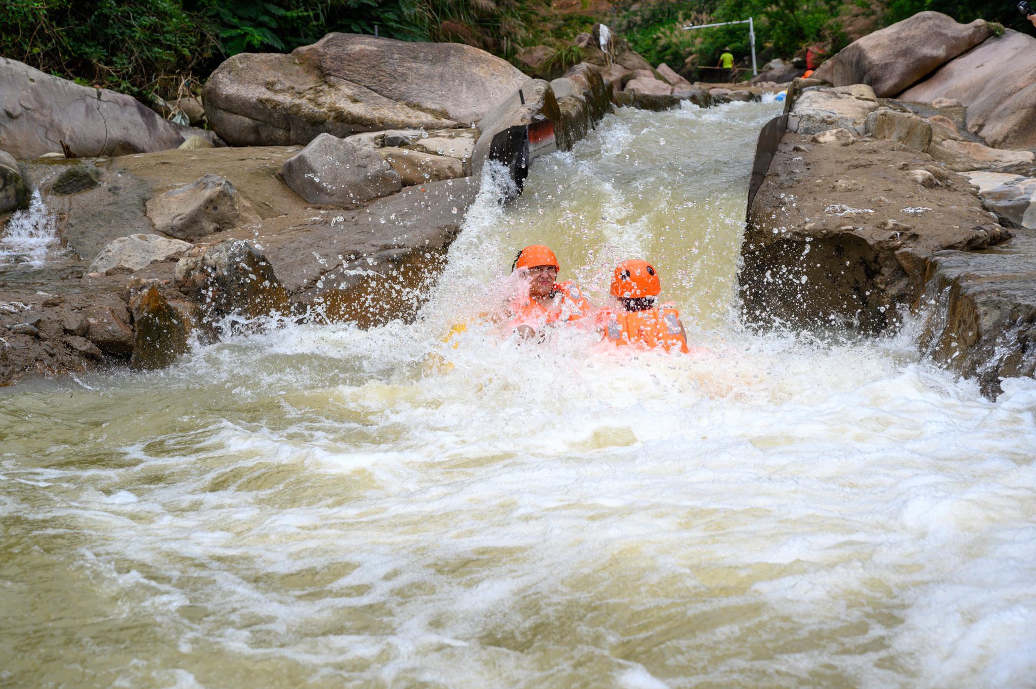 浙江刺激的漂流,长10公里漂流至少90分钟,堪称"华东第一漂"