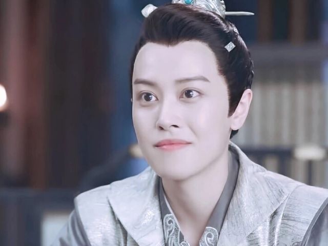 四部"女扮男装"的电视剧中,杨幂仅排第二,唯独她骗我们好久!