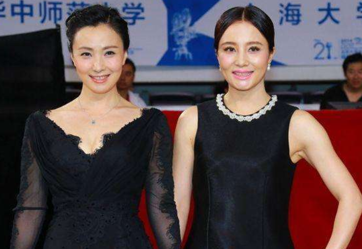 46岁的小陶虹和49岁的大陶虹对比,好似双胞胎,人生差距却挺大|陶红