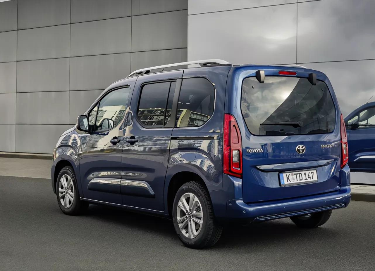 五菱宏光没想到,丰田proace亮相,配6座布局