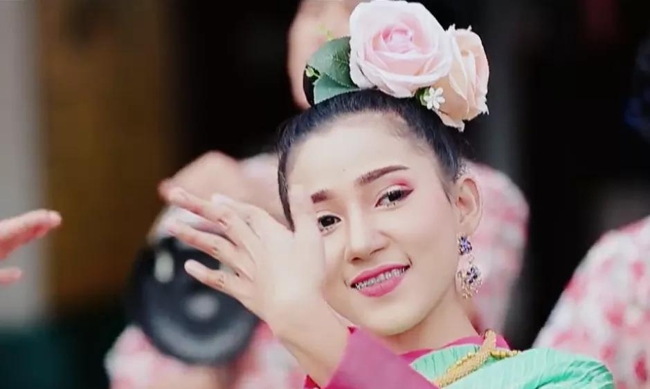 "泰国人就爱戴牙套?原因找到了…|牙套|泰国|牙齿_新浪新闻