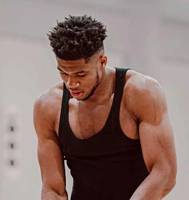 球星:哈登肉眼可见变胖,小加瘦成一道闪电|约基奇|赛期|哈登_新浪新闻