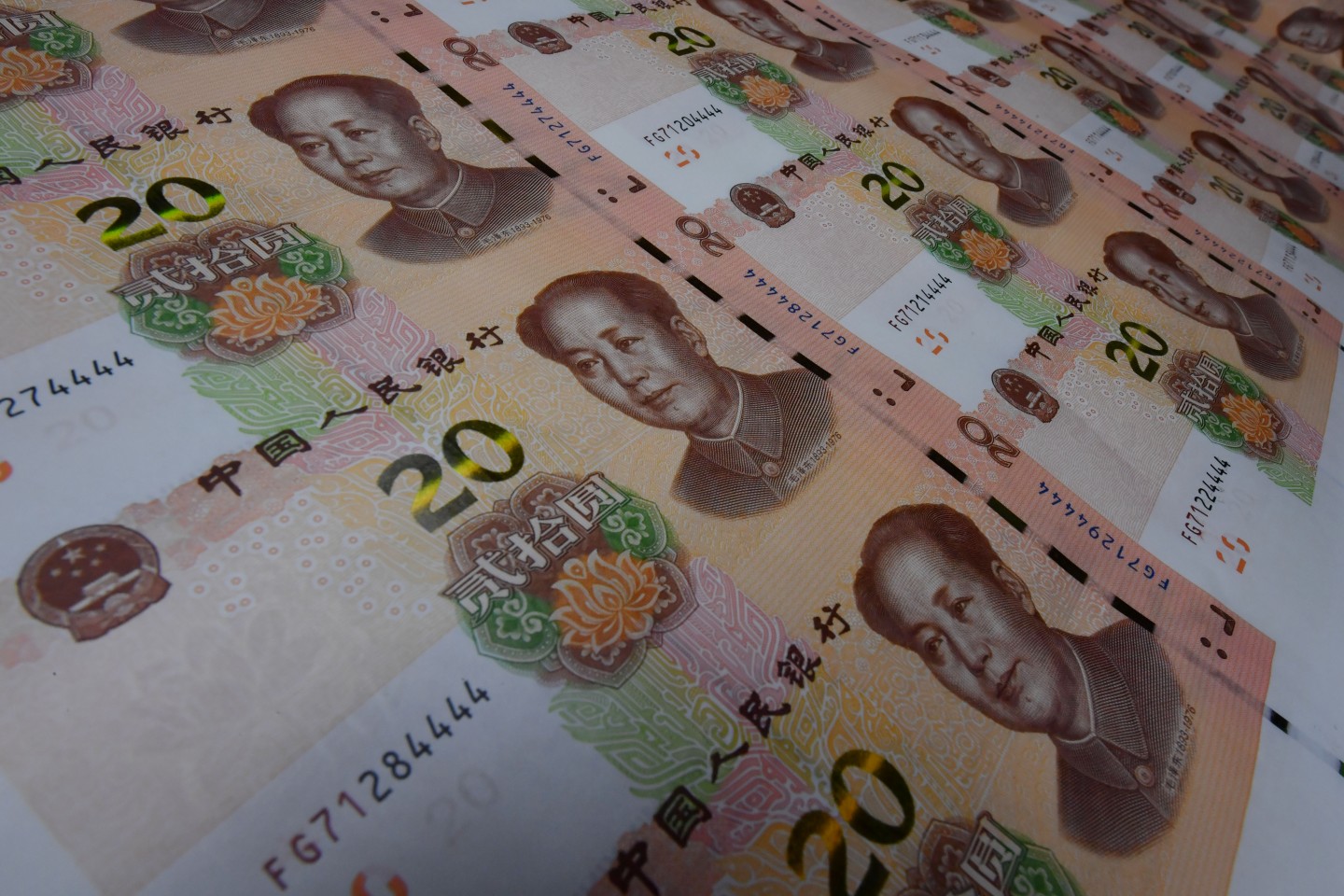 央行再度出手：“无现金”≠不能用 遇到拒收现金可以投诉举报