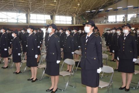日本女性自卫官候补队伍（西日本新闻）