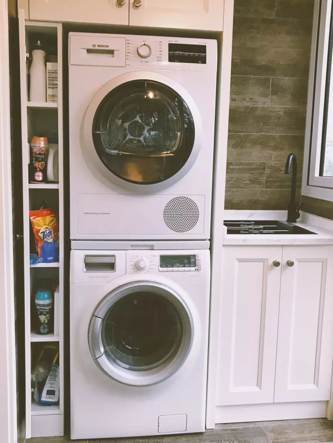 阳台洗衣区这样打造,洗烘晾及收纳功能都可满足休闲区蓝鸢梦想 - Www.slyday.coM