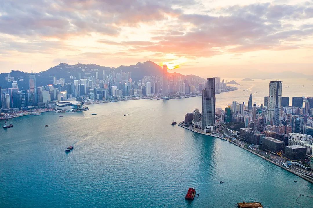 全球最贵cbd光环褪去今年以来香港中环写字楼租金大跌213