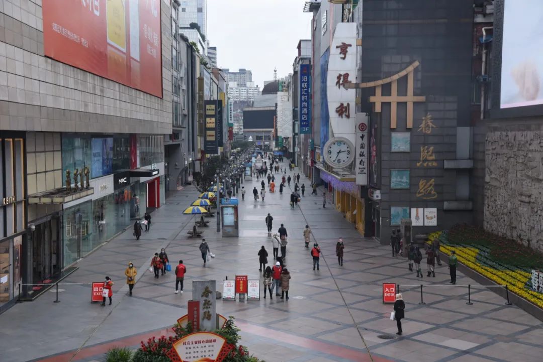 烟火气,才是最适合我们的生活方式在成都的街头走一走?