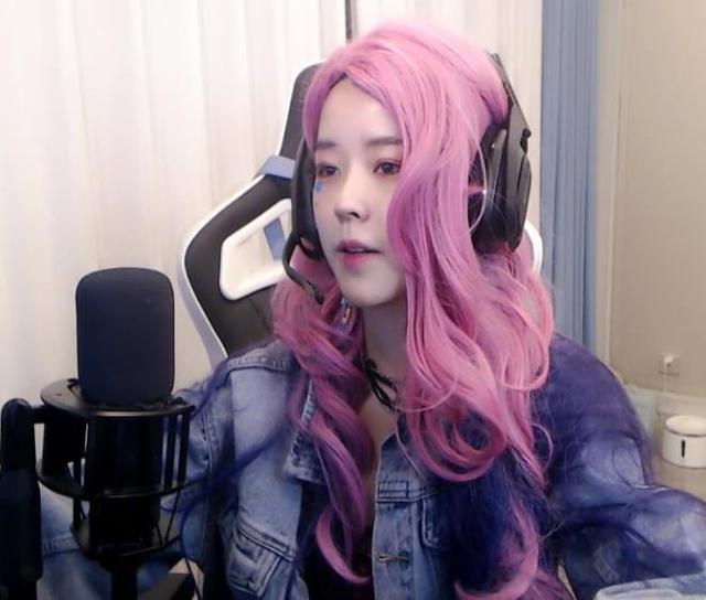 一姐也有少女心沫子cos萨勒芬妮暗送秋波网友进军联盟