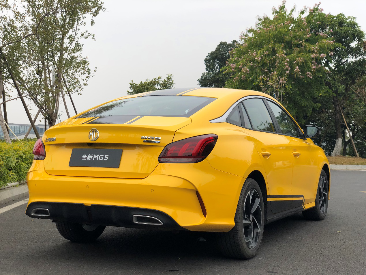 试驾全新mg5:"潮跑"名不虚传