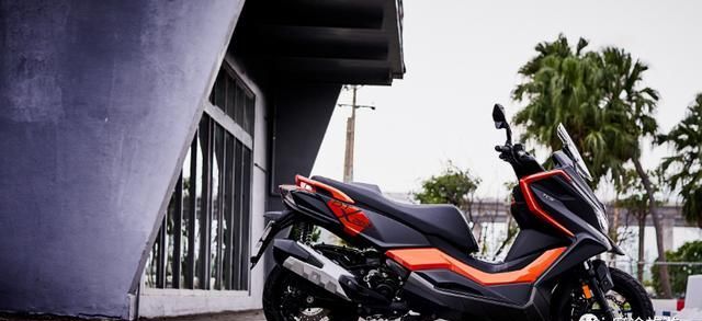 探索跨界冒险机车光阳全新dtx360赛道试驾体验