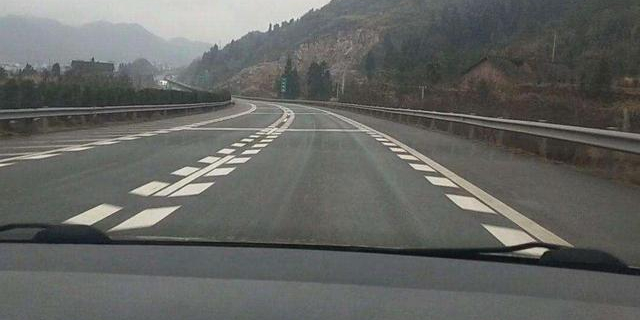 正文       二,双黄线.