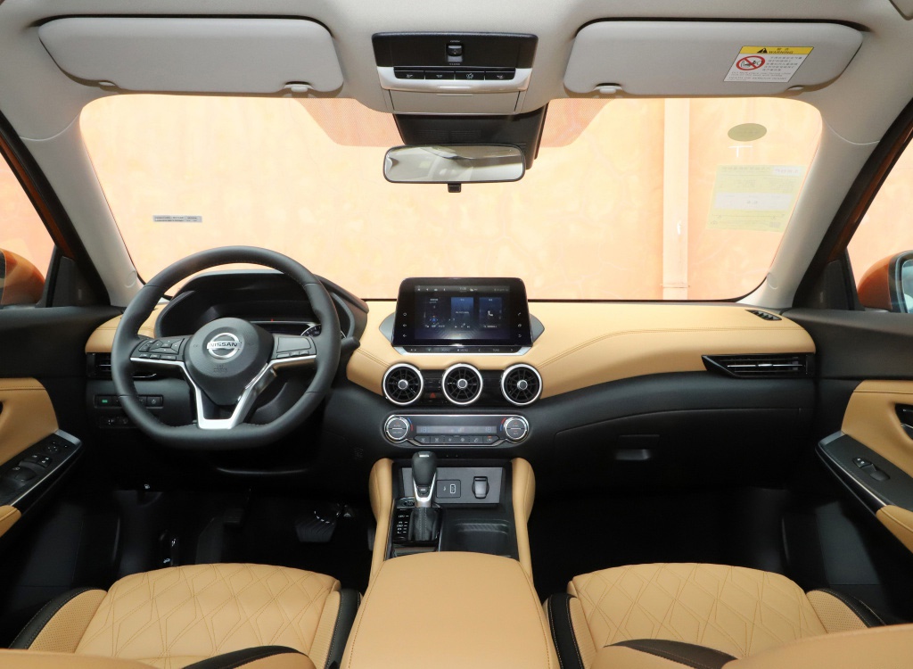 同样主打省油 颜值更高的伊兰特和“销冠”轩逸选哪个？