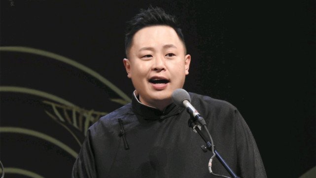 德云社阎鹤祥成功开箱一张候场照片道出了一年的辛酸