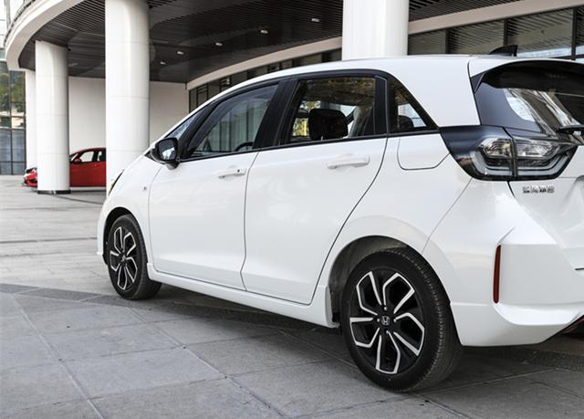 本田"来福酱"终于上市,比卡罗拉还省油,发动机出了名的耐造-新浪汽车