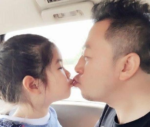 50岁奶爸孙红雷为3岁女儿庆生,晒6图父女各半,不忘颜王人设