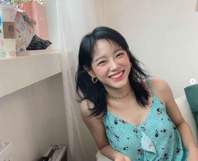 《驱魔面馆》高冷金世正人气爆红!戏外造型让全网恋爱:根本仙女