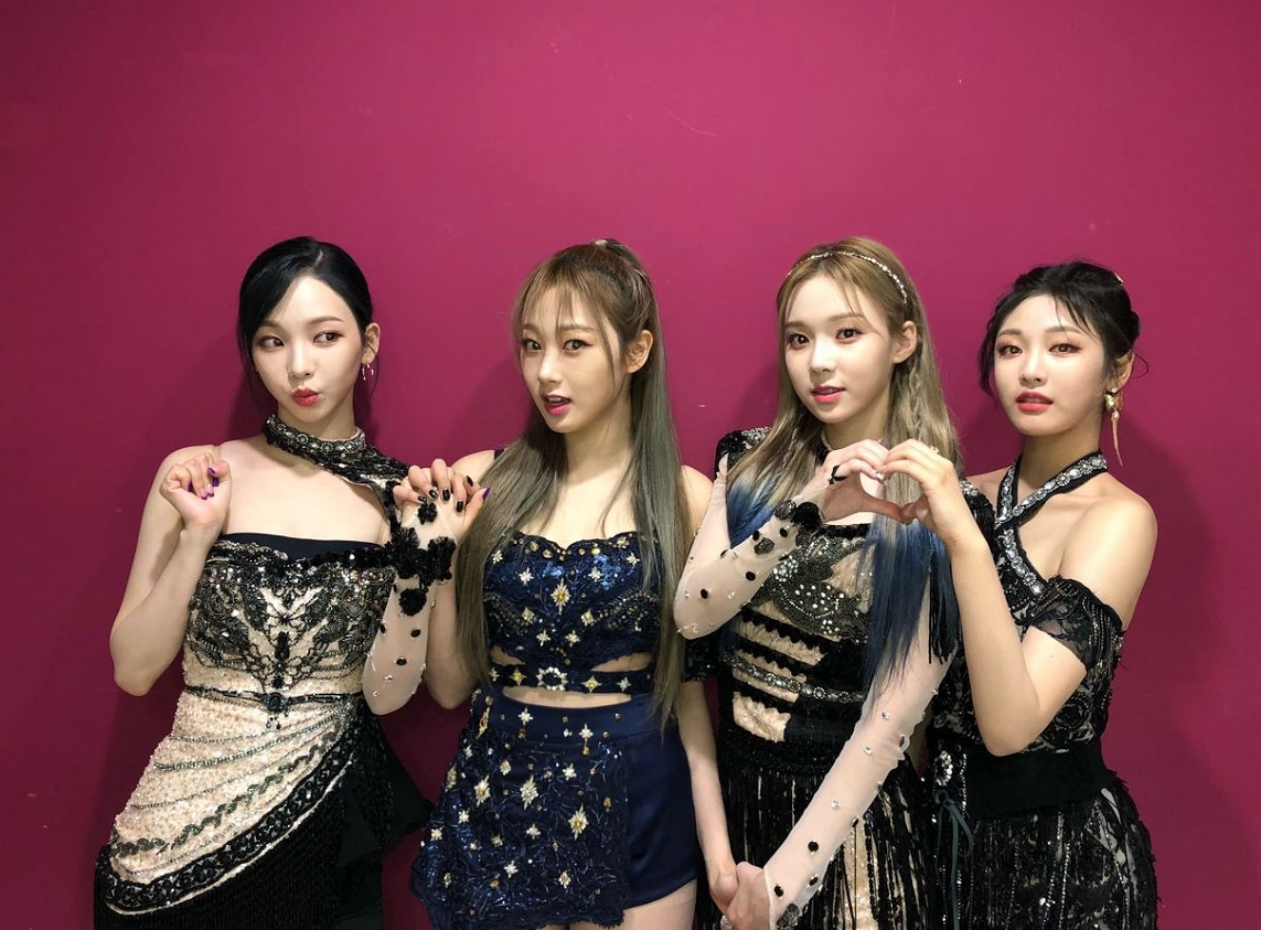 aespa出道刚一个月,在2020年12月18日(也就是本