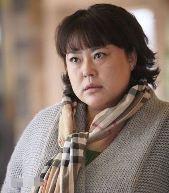 她是有名的胖大婶,张艺谋是她伯乐,如今瘦下来都快认不出了!