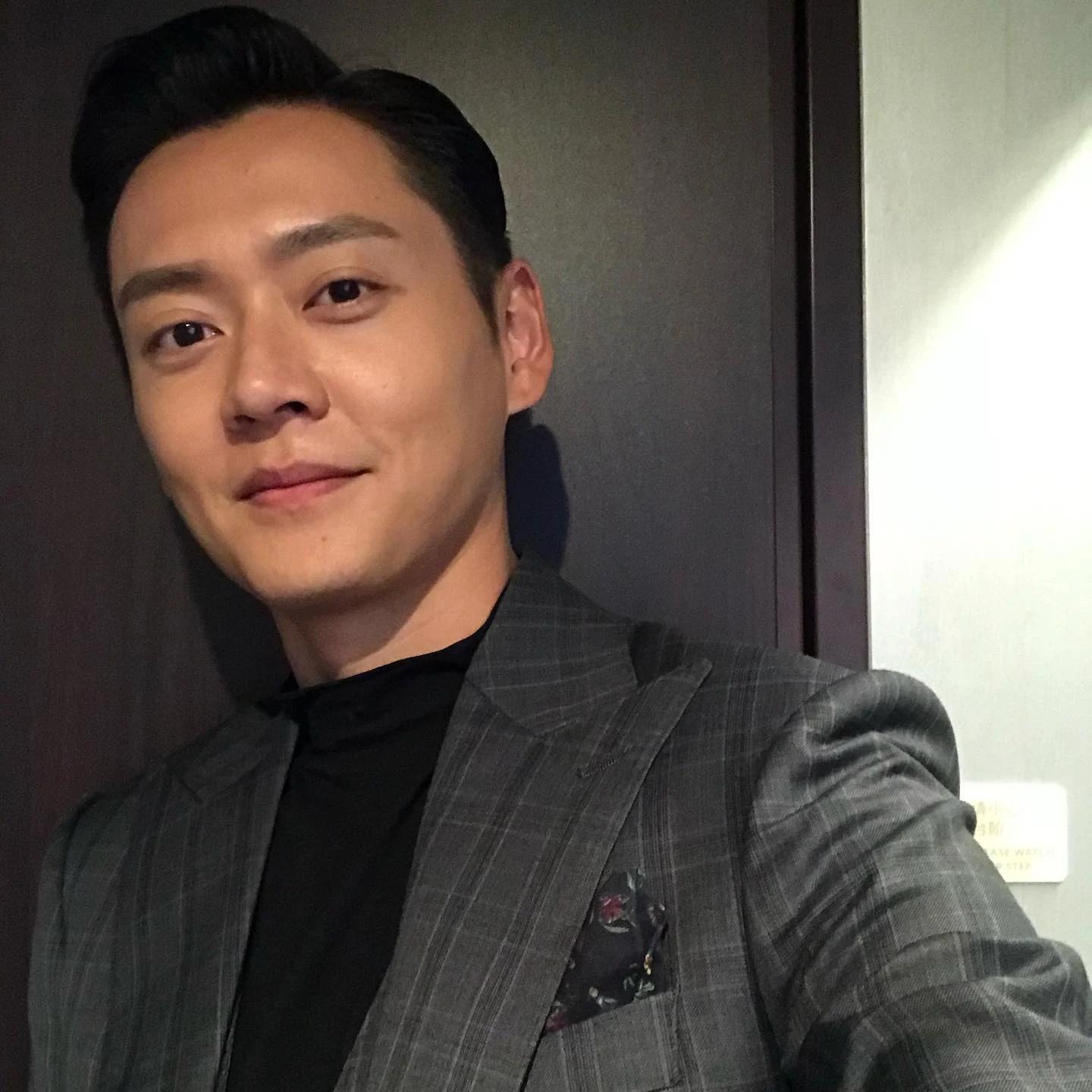 张振朗称没信心拿视帝曾被封黑仔王今五剧连播成为霸屏小生