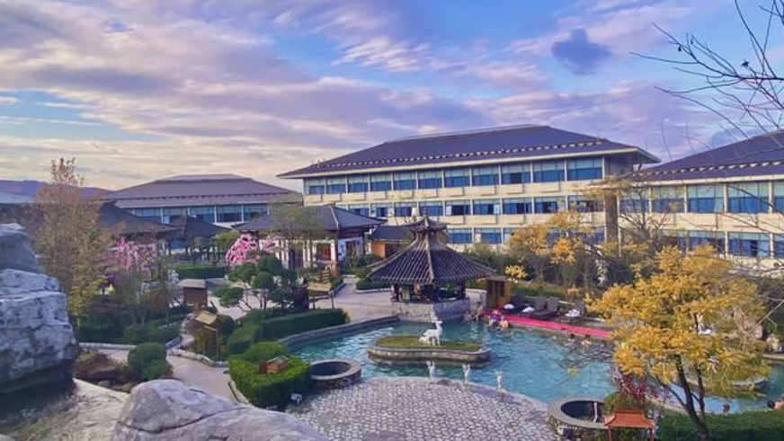 泉心定制治愈系冬日打卡白鹿温泉拥抱人间烟火气