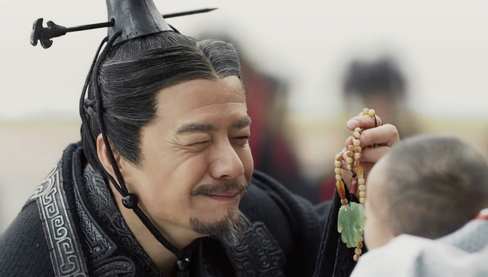 大秦赋:吕不韦临行前,嬴政送他玉佩所谓何意?答案让人泪目