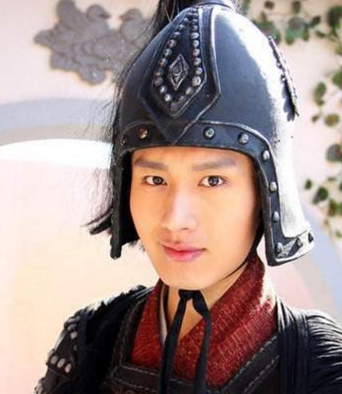 红极一时,当年他和于正合作多次,热度很高,《宫》以及《美人心计》和