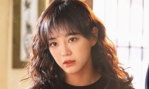 《驱魔面馆》高冷金世正人气爆红!戏外造型让全网恋爱:根本仙女